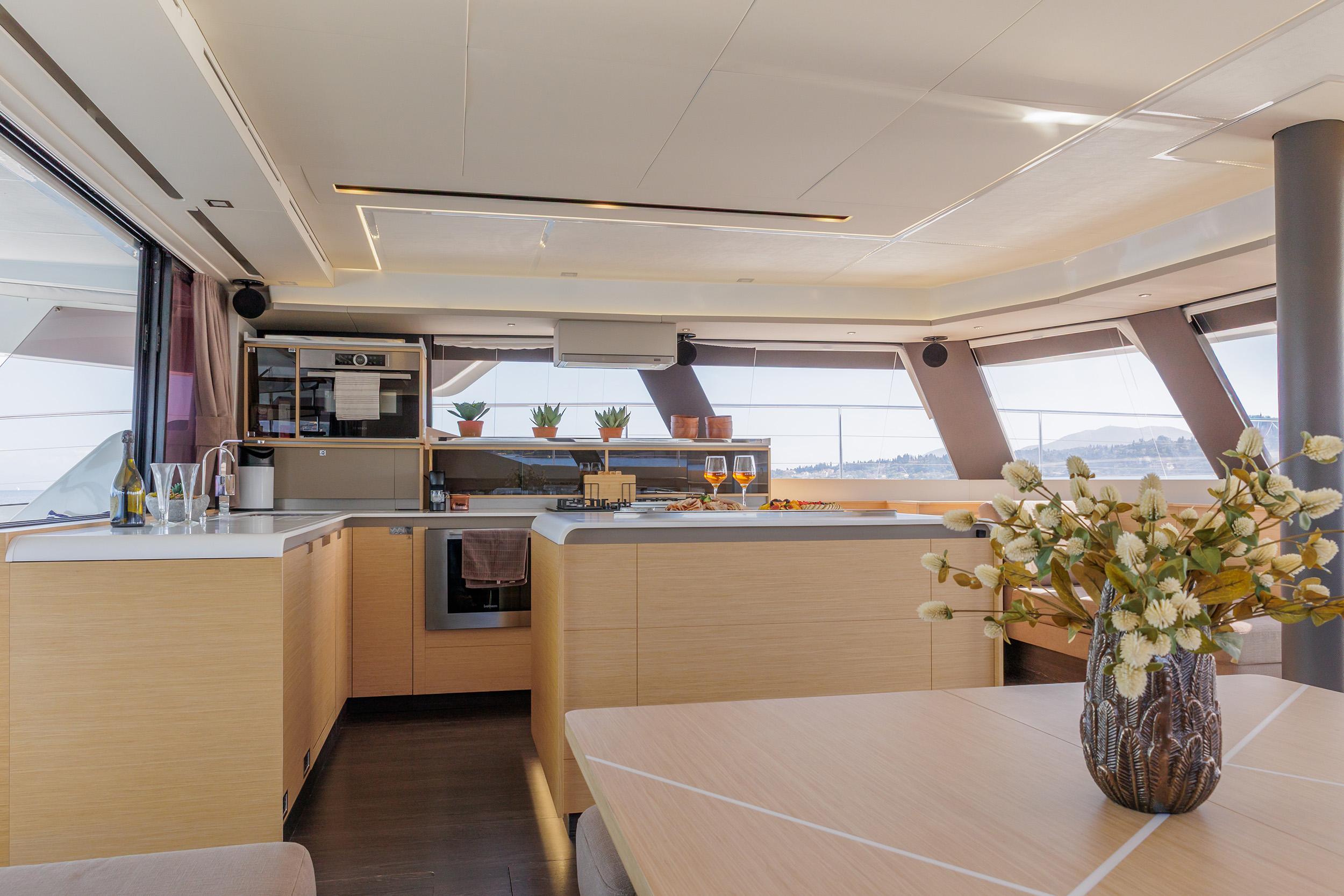 Ariva power catamaran